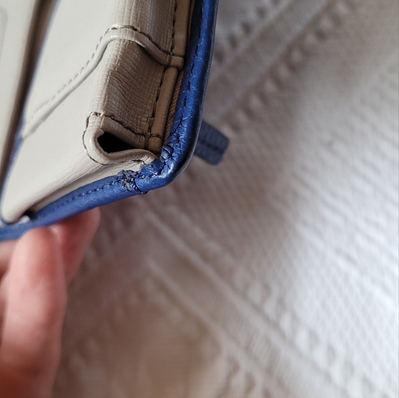 FOSSIL Blue Leather Wristlet Wallet - Picture 6 of 10